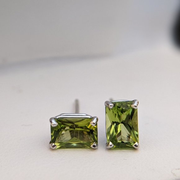 SOLD!! - Peridot Earrings set in Sterling Silver - Picture 5 of 5